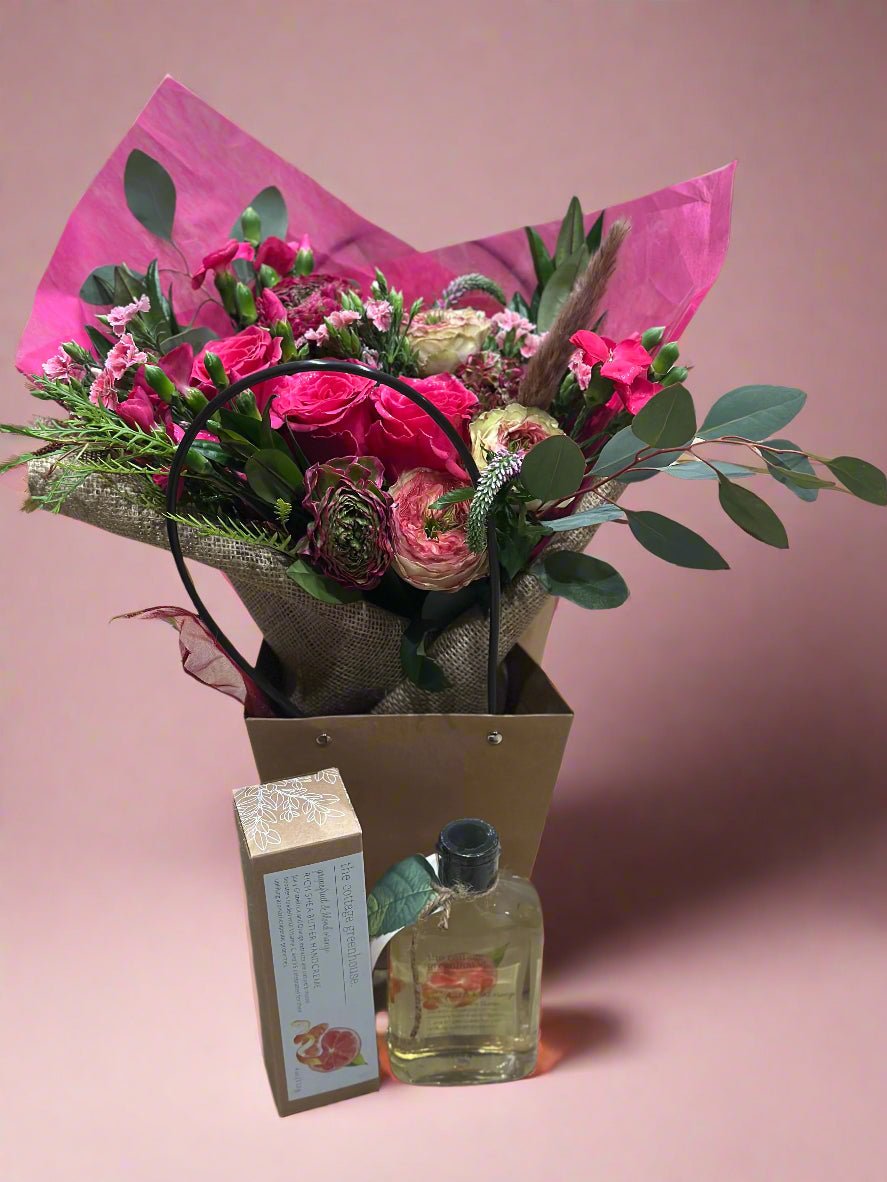 Lush - Valentine signature bouquet gift