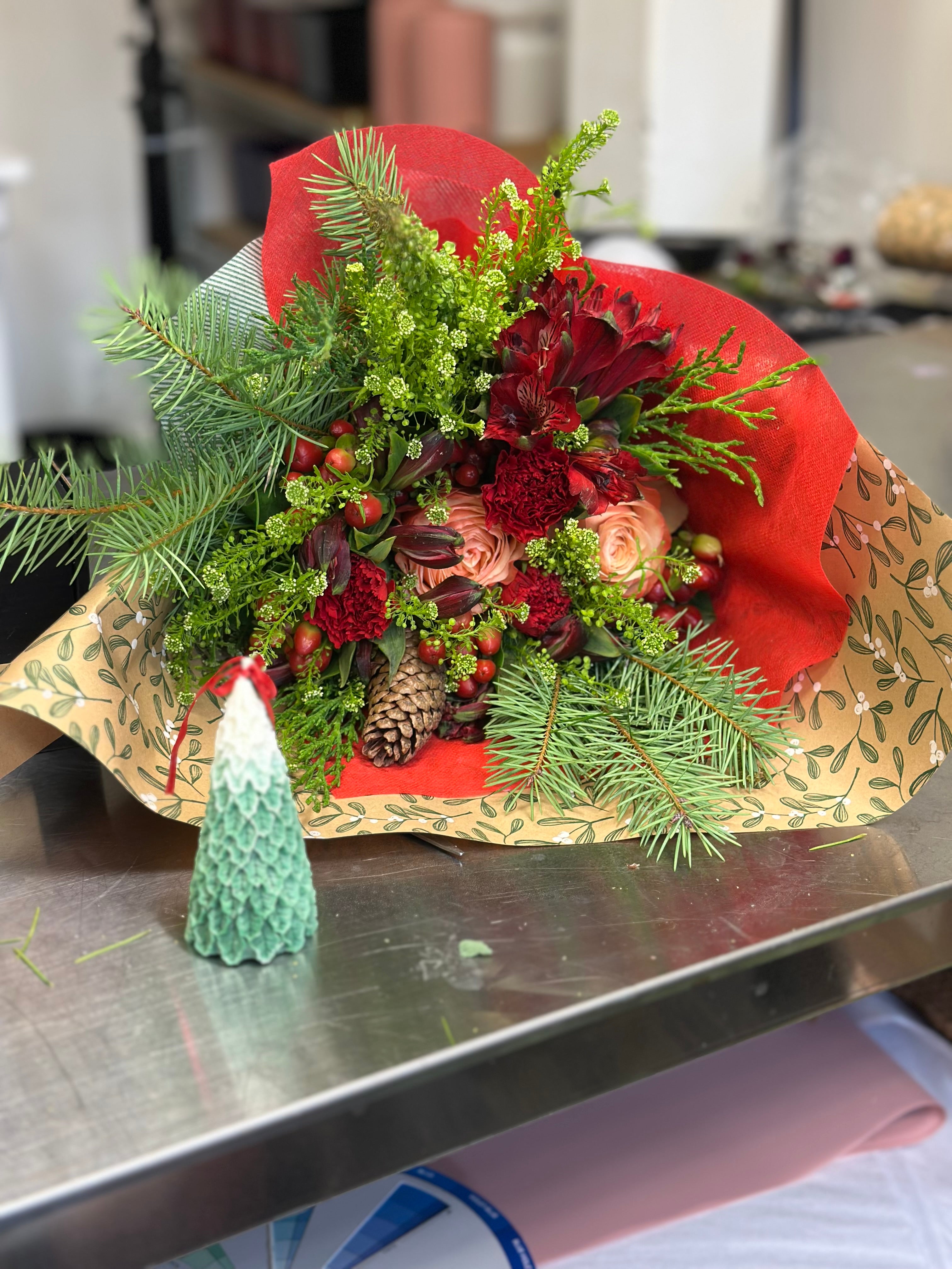 Christmas in town bouquet and candle