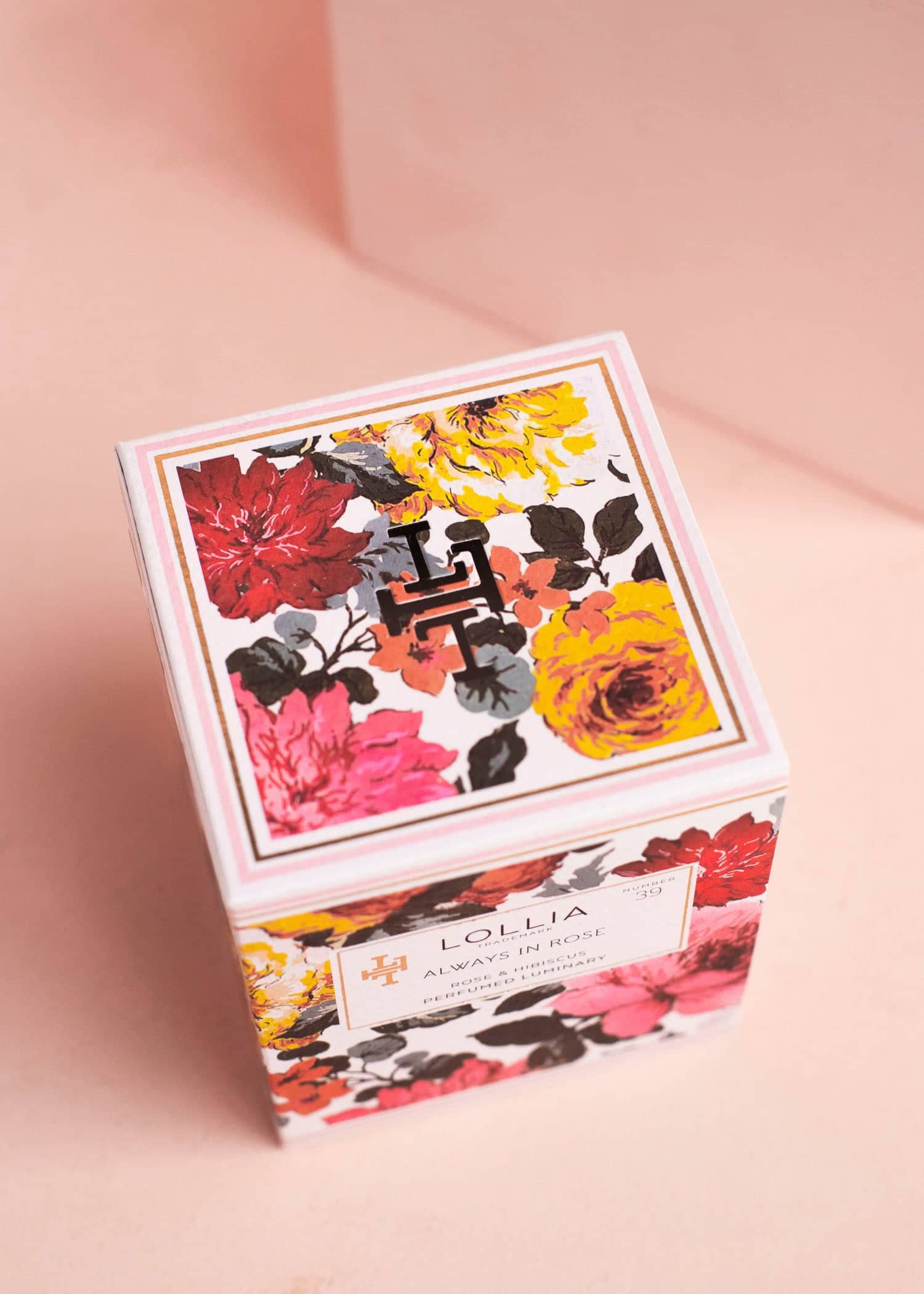 Lollia Floral scented delux candle