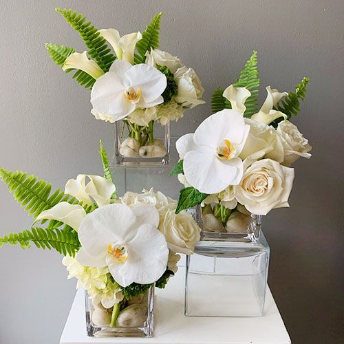 Gorgeous white - bundle centerpiece